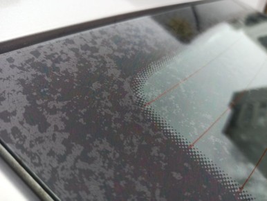 Нанотехнологии на стеклах: как керамика решает проблемы видимости и ухода за автомобилем