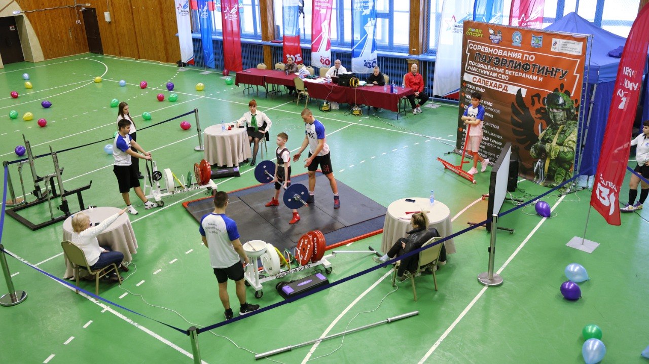 Салехардские силачи привезли награды с турнира в Муравленко