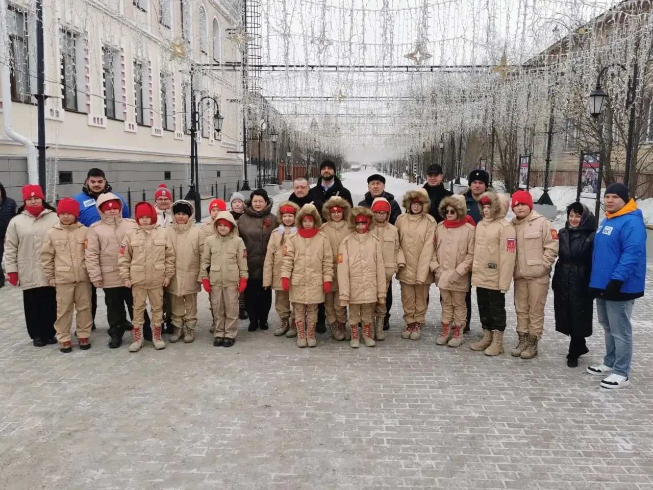 В Салехарде на пешеходной улице Ленина открылась фотовыставка, приуроченная к международной акции «Диктант Победы»