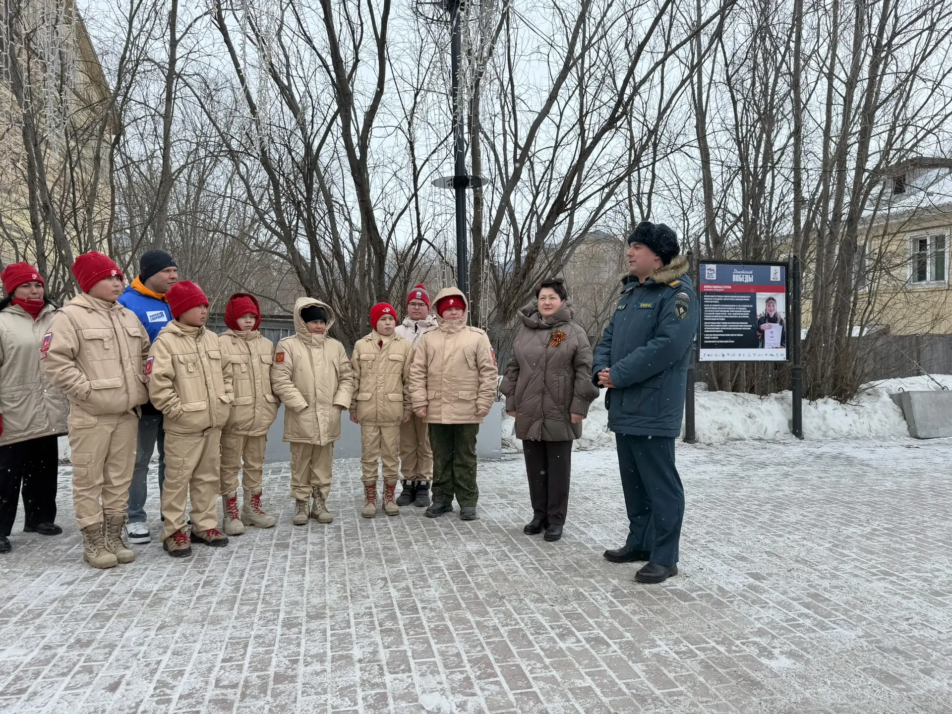 В Салехарде на пешеходной улице Ленина открылась фотовыставка, приуроченная к международной акции «Диктант Победы» В Салехарде на пешеходной улице Ленина открылась фотовыставка, приуроченная к международной акции «Диктант Победы»