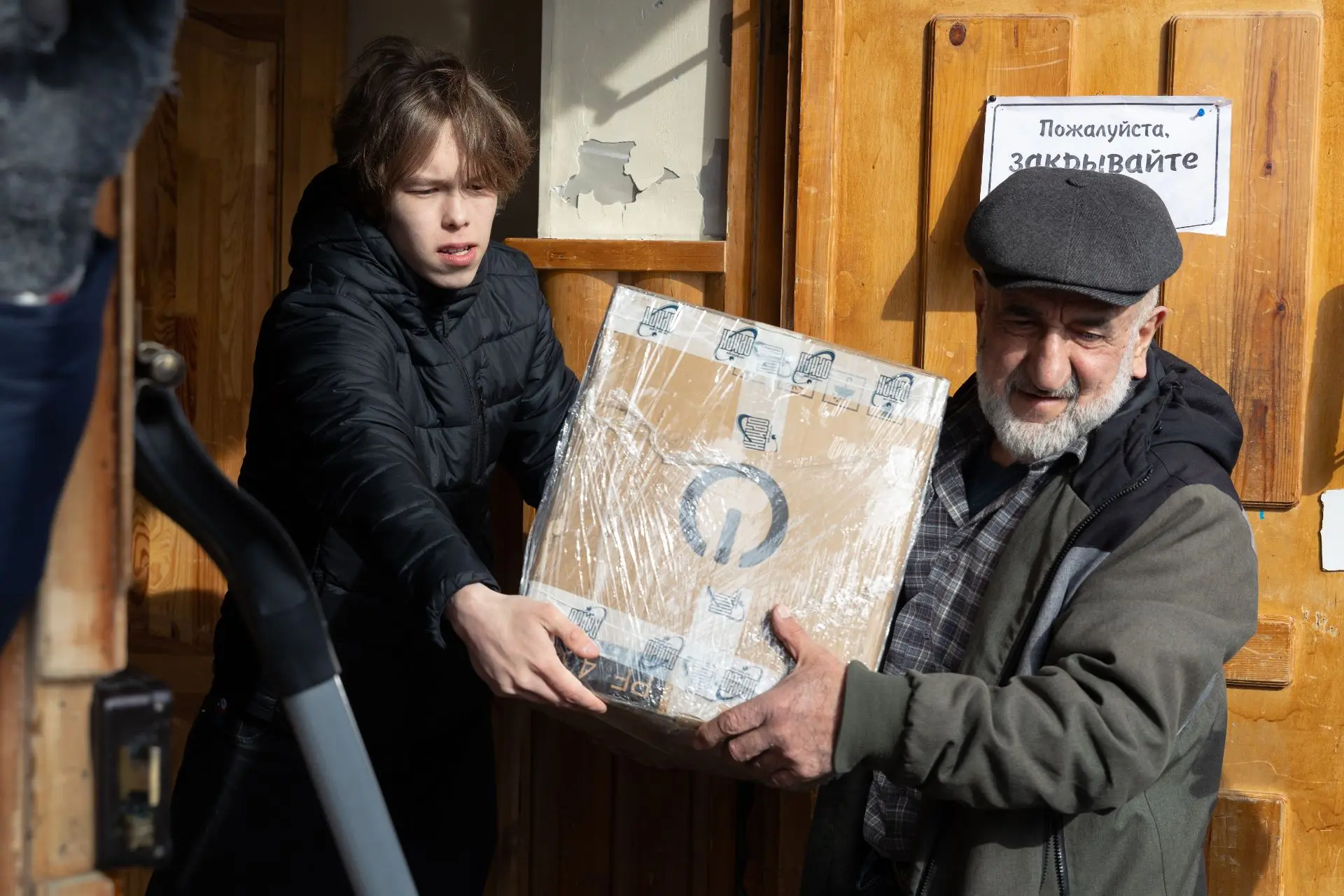 Из Салехарда в Волноваху отправили более 50 кубометров гуманитарной помощи Из Салехарда в Волноваху отправили более 50 кубометров гуманитарной помощи