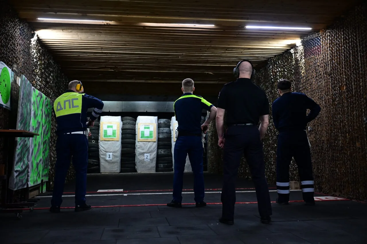 «Лучший по профессии». В Новом Уренгое проходит региональный этап конкурс профмастерства среди сотрудников Госавтоинспекции подразделения ДПС «Лучший по профессии». В Новом Уренгое проходит региональный этап конкурс профмастерства среди сотрудников Госавтоинспекции подразделения ДПС
