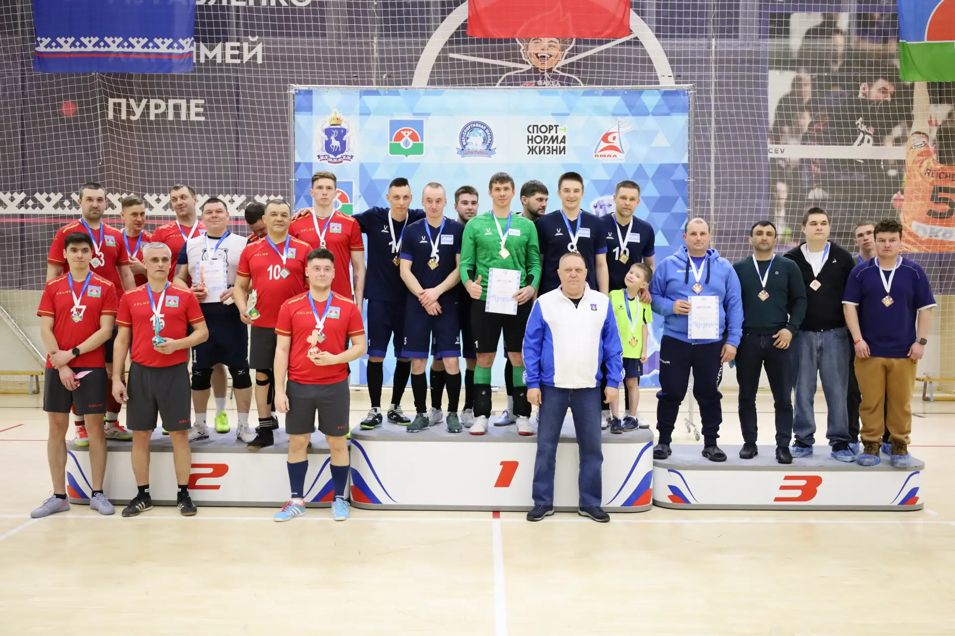 В Надымском районе завершились соревнования по футболу в рамках спартакиады трудовых коллективов «Спортивная волна-2026»