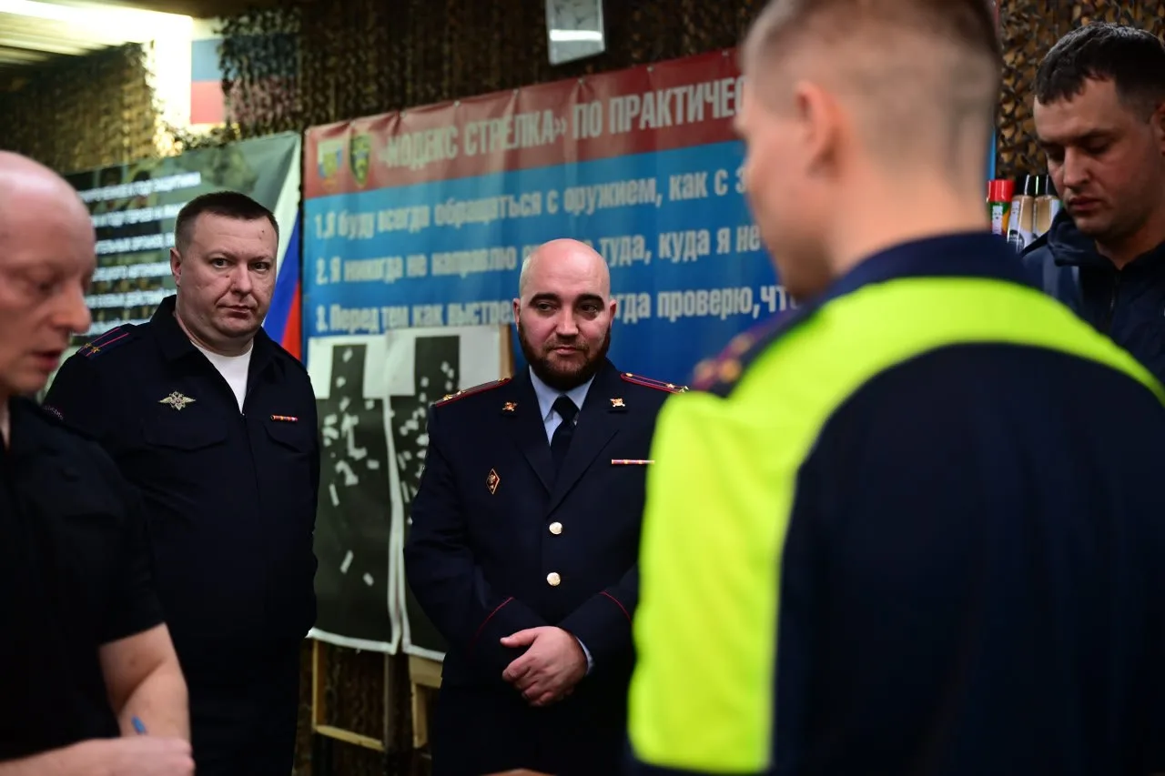 «Лучший по профессии». В Новом Уренгое проходит региональный этап конкурс профмастерства среди сотрудников Госавтоинспекции подразделения ДПС «Лучший по профессии». В Новом Уренгое проходит региональный этап конкурс профмастерства среди сотрудников Госавтоинспекции подразделения ДПС