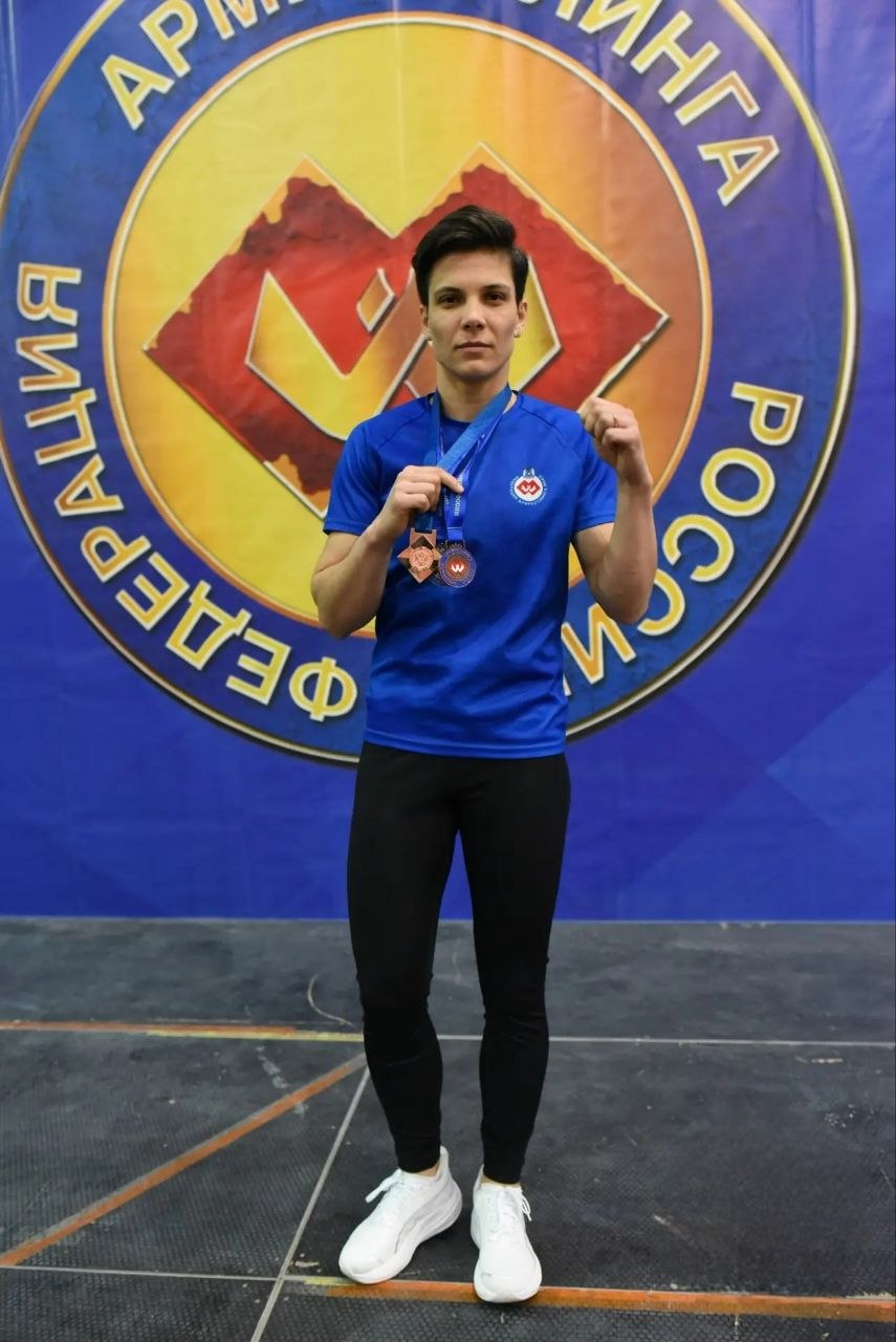 Новоуренгойская спортсменка Галина Шамота взяла три награды на чемпионате России по армрестлингу