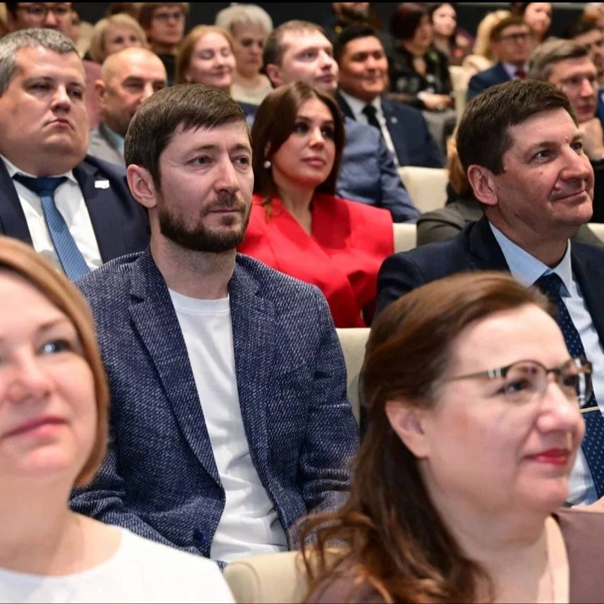 Антон Колодин: Сегодня на заседании Думы города доложил о том, каким насыщенным и результативным выдался для Нового Уренгоя прошлый год Антон Колодин: Сегодня на заседании Думы города доложил о том, каким насыщенным и результативным выдался для Нового Уренгоя прошлый год