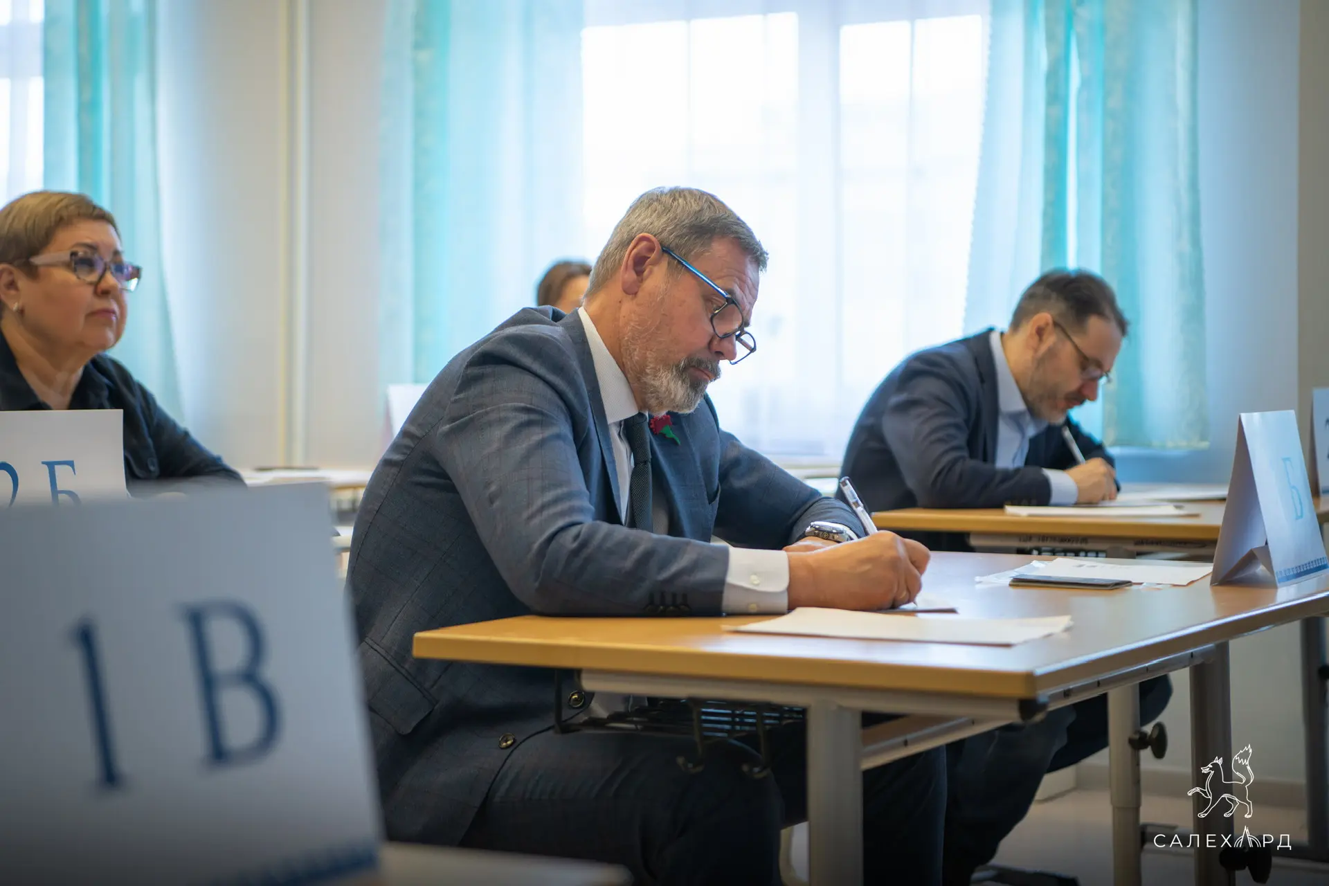 Салехардские родители сдали ЕГЭ Салехардские родители сдали ЕГЭ