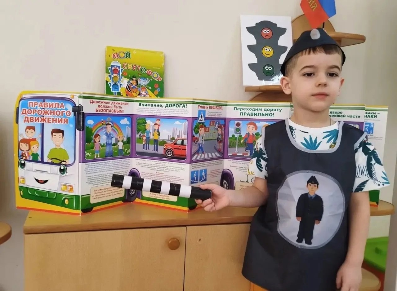 В Ноябрьске воспитанники детского сада «Колобок» приняли участие в «минутке дорожной безопасности» В Ноябрьске воспитанники детского сада «Колобок» приняли участие в «минутке дорожной безопасности»