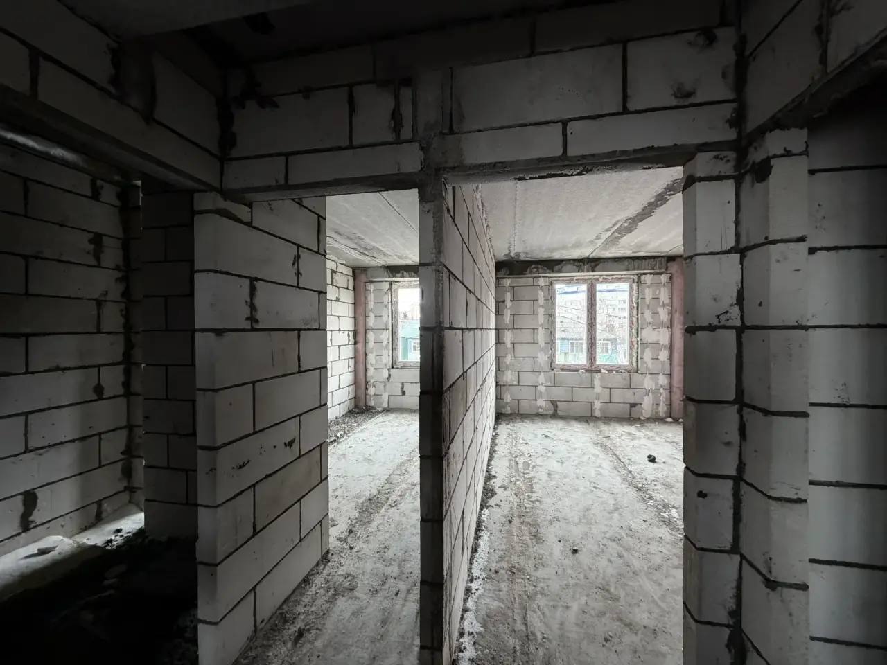 В Салехарде начали утеплять строящийся дом на Ямальской В Салехарде начали утеплять строящийся дом на Ямальской