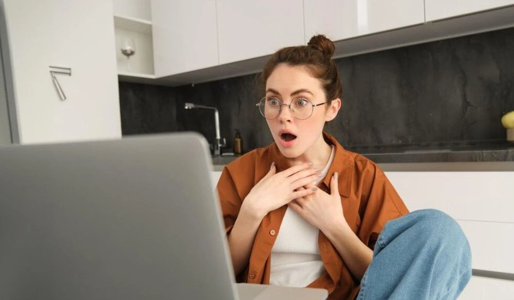 Почти 5 миллионов рублей лишилась жительница Ямала после СМС о взломе