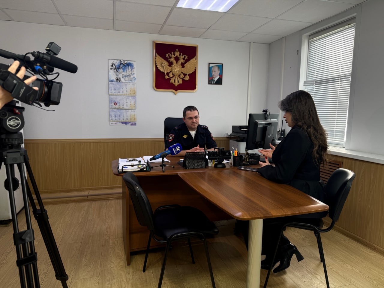 На «ТВ Студия Факт» вышло интервью с начальником отделения Госавтоинспекции ОМВД России «Тазовское» — капитаном полиции Андреем Гусевым