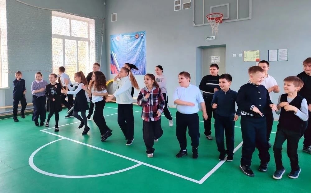 «Весенний переполох». Под таким названием прошла онлайн встреча учеников бугасской школы Волновахского муниципального округа и новоуренгойской школы № 3. Вместе ребята отметили День здоровья «Весенний переполох». Под таким названием прошла онлайн встреча учеников бугасской школы Волновахского муниципального округа и новоуренгойской школы № 3. Вместе ребята отметили День здоровья