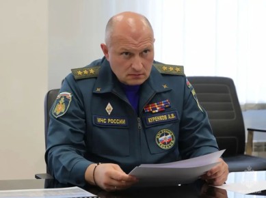 Глава МЧС России Александр Куренков обсудил организацию вопросов безопасности с руководителем ФМБА России и губернатором Ямала