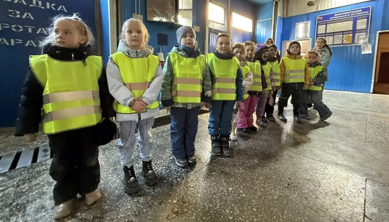 Будущие спасатели в гостях у пожарных! Будущие спасатели в гостях у пожарных!
