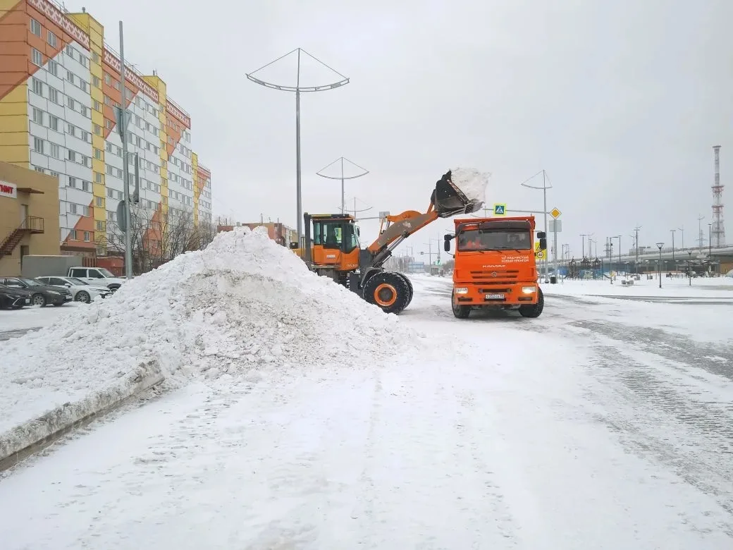 Работа по уборке и вывозу снега ведётся в усиленном режиме Работа по уборке и вывозу снега ведётся в усиленном режиме