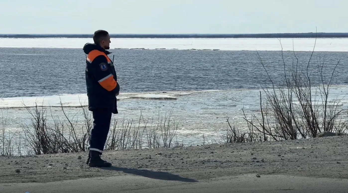 «Парад на реке» всё ближе к берегам Салехарда и Лабытнанги «Парад на реке» всё ближе к берегам Салехарда и Лабытнанги