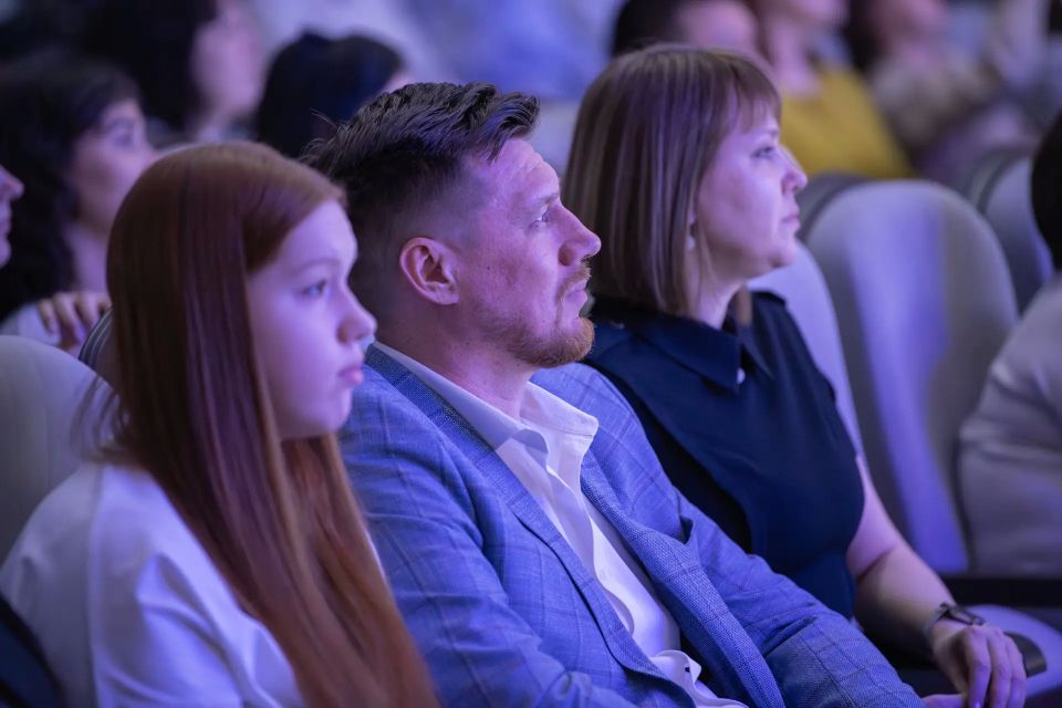 Счастье там, где семья. В концертном зале ДШИ им. Е.В. Образцовой прошёл праздничный вечер, посвящённый Международному дню семьи Счастье там, где семья. В концертном зале ДШИ им. Е.В. Образцовой прошёл праздничный вечер, посвящённый Международному дню семьи