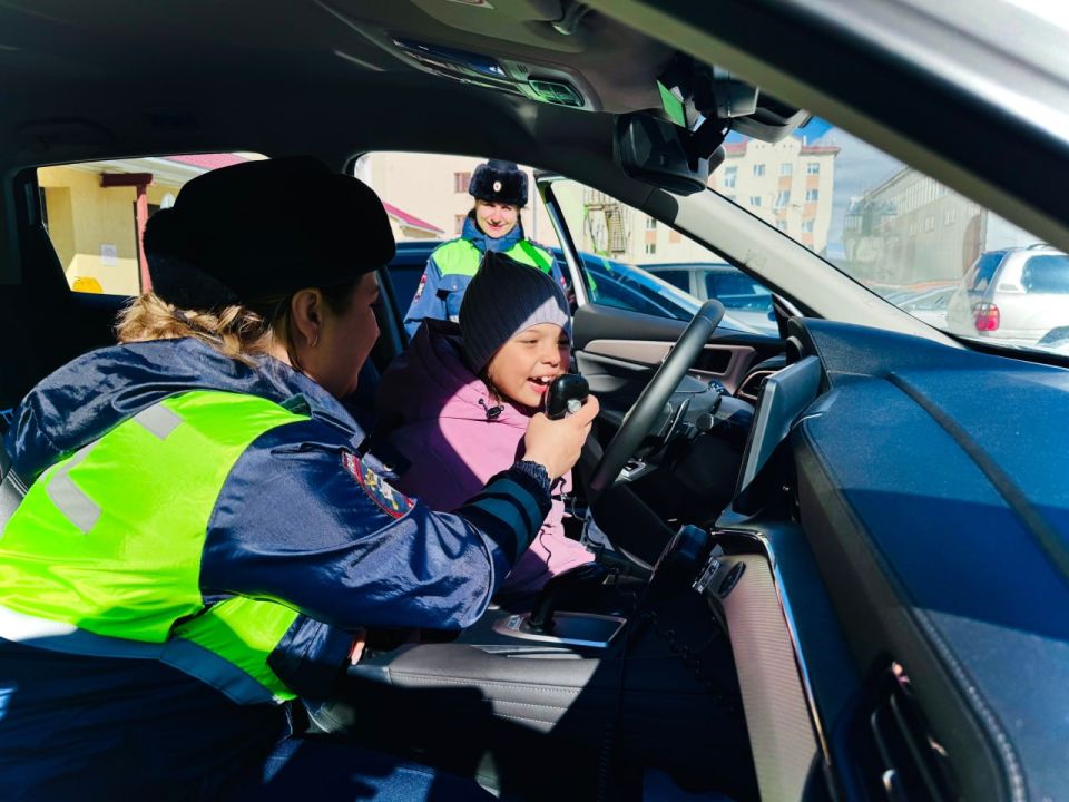Салехардские автоинспекторы подвели итоги детского конкурса Салехардские автоинспекторы подвели итоги детского конкурса