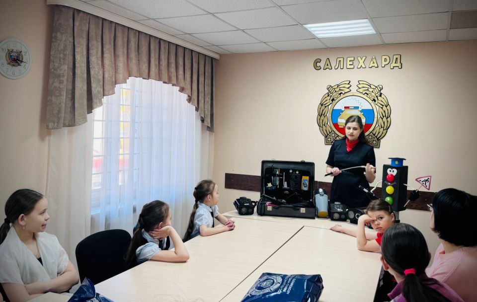 Салехардские автоинспекторы подвели итоги детского конкурса Салехардские автоинспекторы подвели итоги детского конкурса