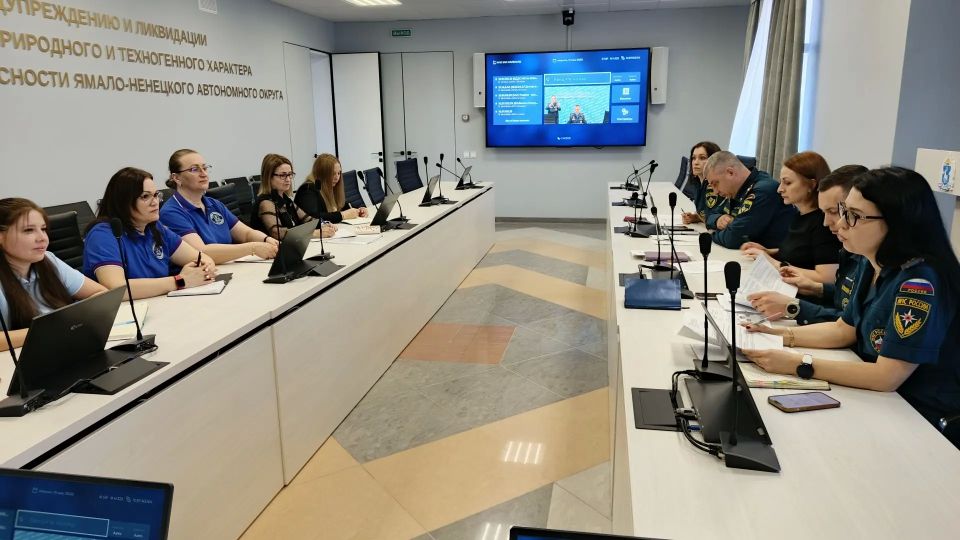 В Центре управления в кризисных ситуациях Главного управления МЧС по Ямало-Ненецкому автономному округу стартовал очередной этап стажировки специалистов единой дежурно-диспетчерской службы (ЕДДС) В Центре управления в кризисных ситуациях Главного управления МЧС по Ямало-Ненецкому автономному округу стартовал очередной этап стажировки специалистов единой дежурно-диспетчерской службы (ЕДДС)