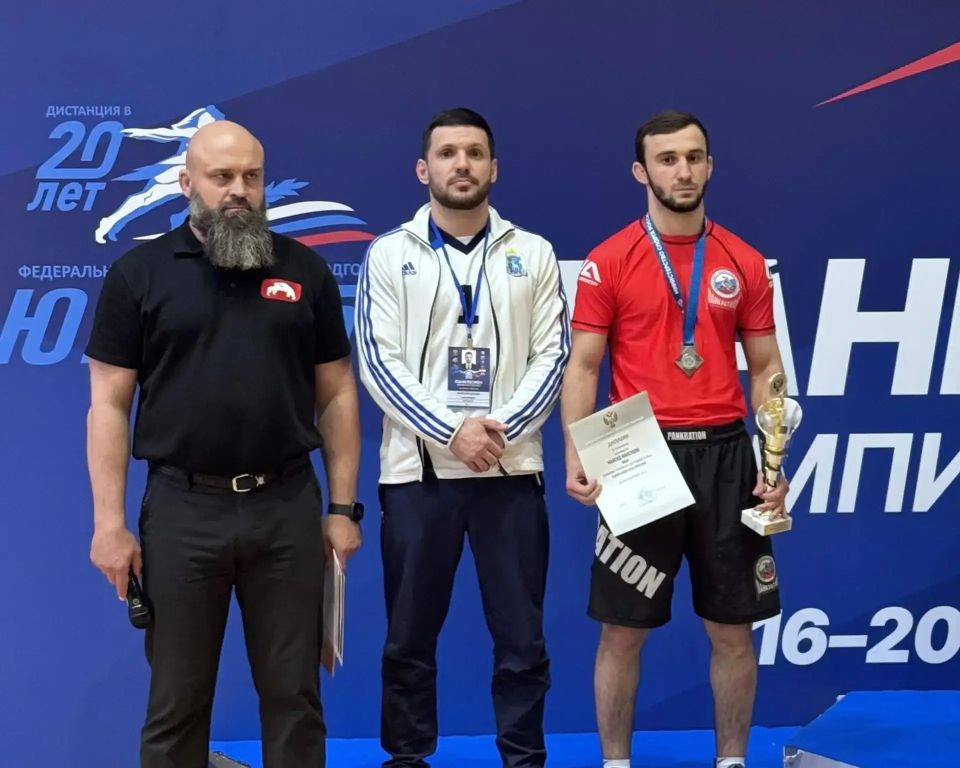 Новоуренгойские спортсмены завоевали два серебра на чемпионате России по панкратиону в Сочи Новоуренгойские спортсмены завоевали два серебра на чемпионате России по панкратиону в Сочи
