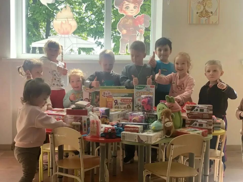 Кировский детский сад «Берёзка» Волновахского района получил гуманитарный груз из Салехарда Кировский детский сад «Берёзка» Волновахского района получил гуманитарный груз из Салехарда