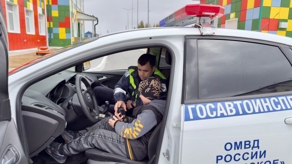Губкинские автоинспекторы напомнили дошкольникам о безопасном лете в детском саду «Колокольчик» Губкинские автоинспекторы напомнили дошкольникам о безопасном лете в детском саду «Колокольчик»