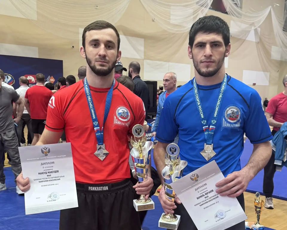 Новоуренгойские спортсмены завоевали два серебра на чемпионате России по панкратиону в Сочи Новоуренгойские спортсмены завоевали два серебра на чемпионате России по панкратиону в Сочи