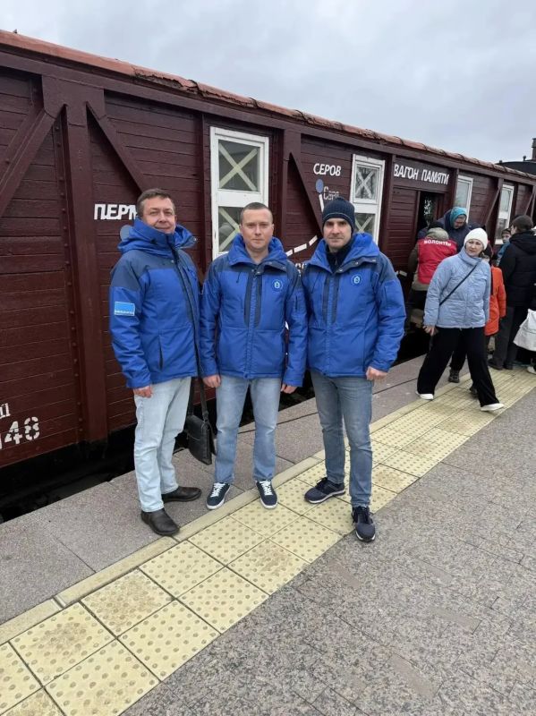 #НиДняБезДвижения . Пока одни проводят выходные дома, наши коллеги продолжают активно заряжаться спортом и движением В Салехарде сотрудники играют в баскетбол и продолжают осваивать гребной спорт #НиДняБезДвижения . Пока одни проводят выходные дома, наши коллеги продолжают активно заряжаться спортом и движением В Салехарде сотрудники играют в баскетбол и продолжают осваивать гребной спорт
