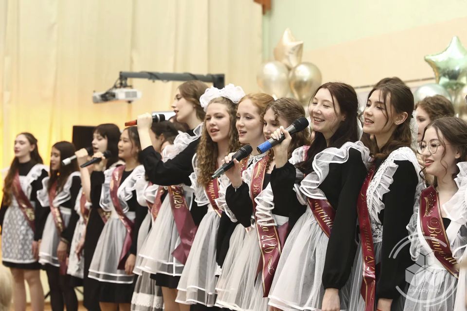 В школах Надымского района прозвенел последний звонок В школах Надымского района прозвенел последний звонок