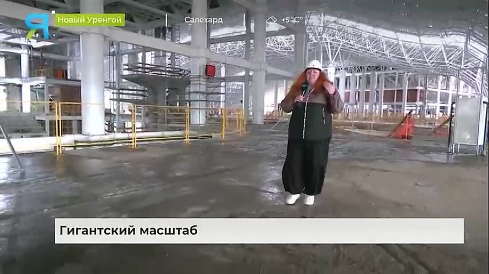 Гигантская снежная дюна посреди города: в Новом Уренгое активно продвигается возведение галереи