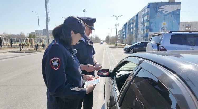 Автоинспекторы Муравленко провели профилактические беседы с водителями: акцент на безопасности юных мотоциклистов Автоинспекторы Муравленко провели профилактические беседы с водителями: акцент на безопасности юных мотоциклистов