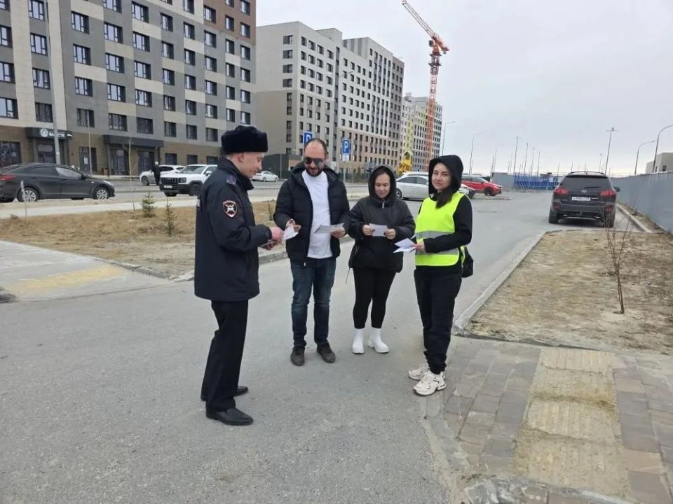 В Новом Уренгое «Родительский патруль» напомнил водителям-родителям о безопасности юных пассажиров В Новом Уренгое «Родительский патруль» напомнил водителям-родителям о безопасности юных пассажиров