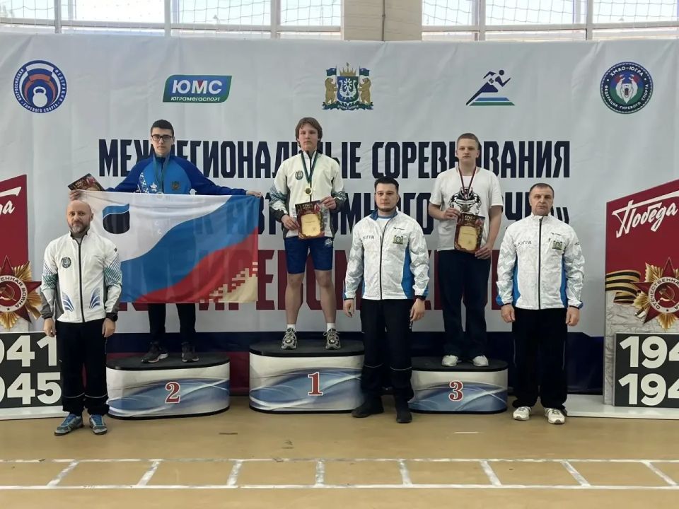 29 наград привезли на Ямал гиревики с межрегиональных соревнований и Кубка ХМАО-Югры