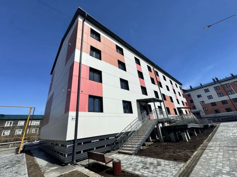 В посёлке Тазовский завершилось строительство трёх домов В посёлке Тазовский завершилось строительство трёх домов