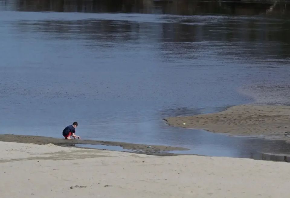 Купаться в городских водоёмах запрещено!