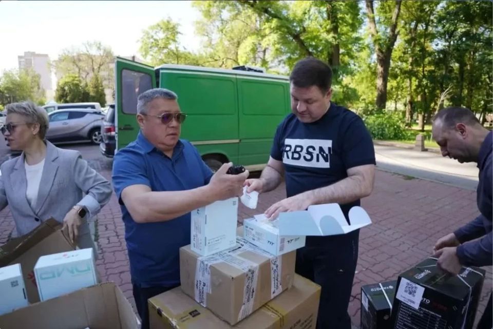 Депутаты Ямала передали гуманитарную помощь ямальским бойцам в Ростове-на-Дону