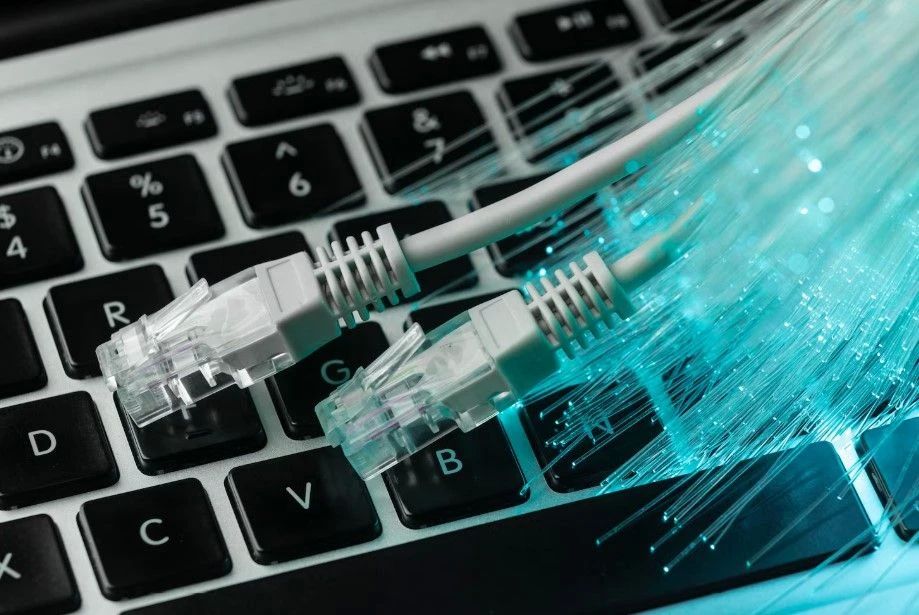 До поселка Тазовский дотянули скоростной интернет