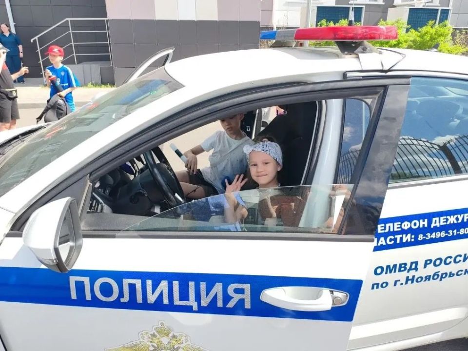 Воспитанники спортивной школы «Авангард» познакомились с профессией инспектора дорожно-патрульной службы Воспитанники спортивной школы «Авангард» познакомились с профессией инспектора дорожно-патрульной службы