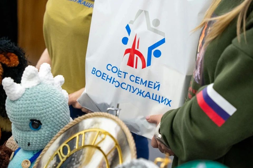 Представители департамента КМНС ЯНАО вместе с участниками Всероссийского форума «Диалог парламентариев» приняли участие в благотворительной ярмарке Представители департамента КМНС ЯНАО вместе с участниками Всероссийского форума «Диалог парламентариев» приняли участие в благотворительной ярмарке