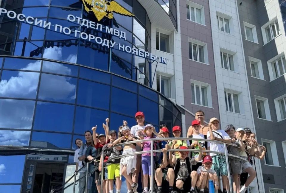 Воспитанники спортивной школы «Авангард» познакомились с профессией инспектора дорожно-патрульной службы Воспитанники спортивной школы «Авангард» познакомились с профессией инспектора дорожно-патрульной службы
