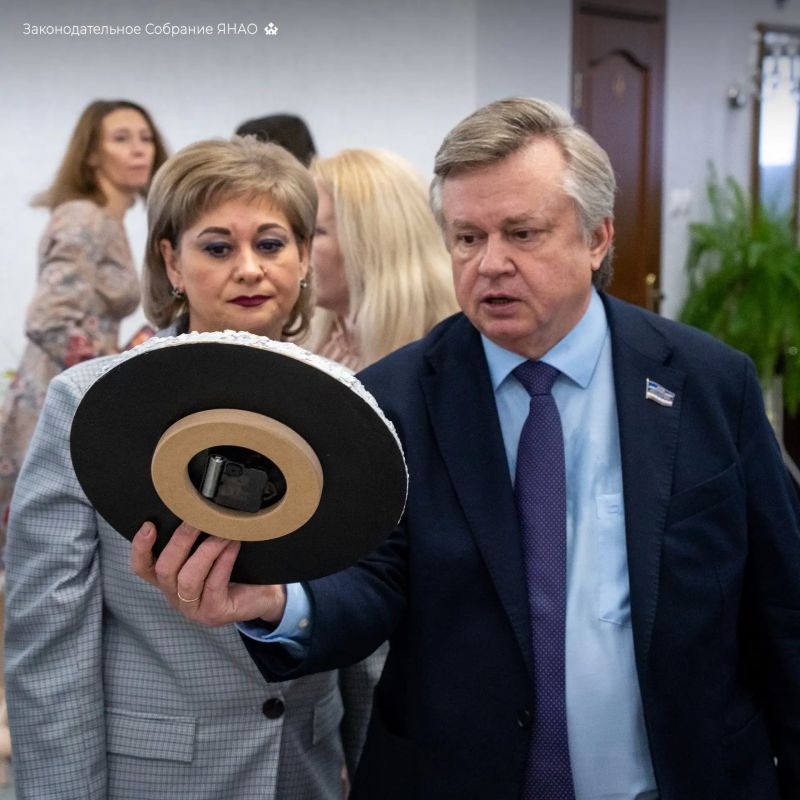 Участники форума «Диалог парламентариев» присоединились к благотворительной ярмарке в поддержку участников специальной военной операции Участники форума «Диалог парламентариев» присоединились к благотворительной ярмарке в поддержку участников специальной военной операции