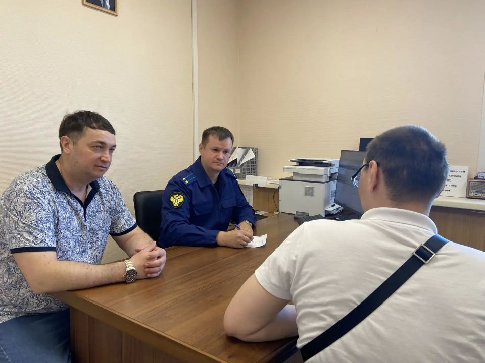 Прокурором Тазовского района Сергеем Демагиным совместно с социальным координатором филиала фонда поддержки участников СВО «Защитники Отечества» Владимиром Ещенко проведен личный прием участников СВО и членов их семей Прокурором Тазовского района Сергеем Демагиным совместно с социальным координатором филиала фонда поддержки участников СВО «Защитники Отечества» Владимиром Ещенко проведен личный прием участников СВО и членов их семей