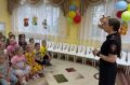 В Пуровском районе сотрудники Госавтоинспекции провели мероприятие «Я правила знаю, соблюдаю и другим помогаю!» в детском саду «Белочка»