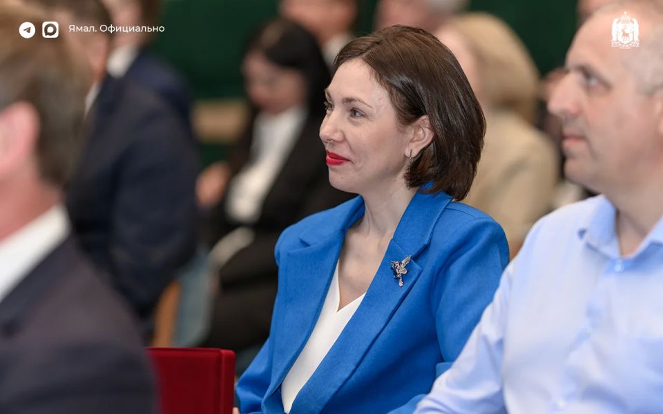Дмитрий Артюхов вручил награды ямальцам Дмитрий Артюхов вручил награды ямальцам