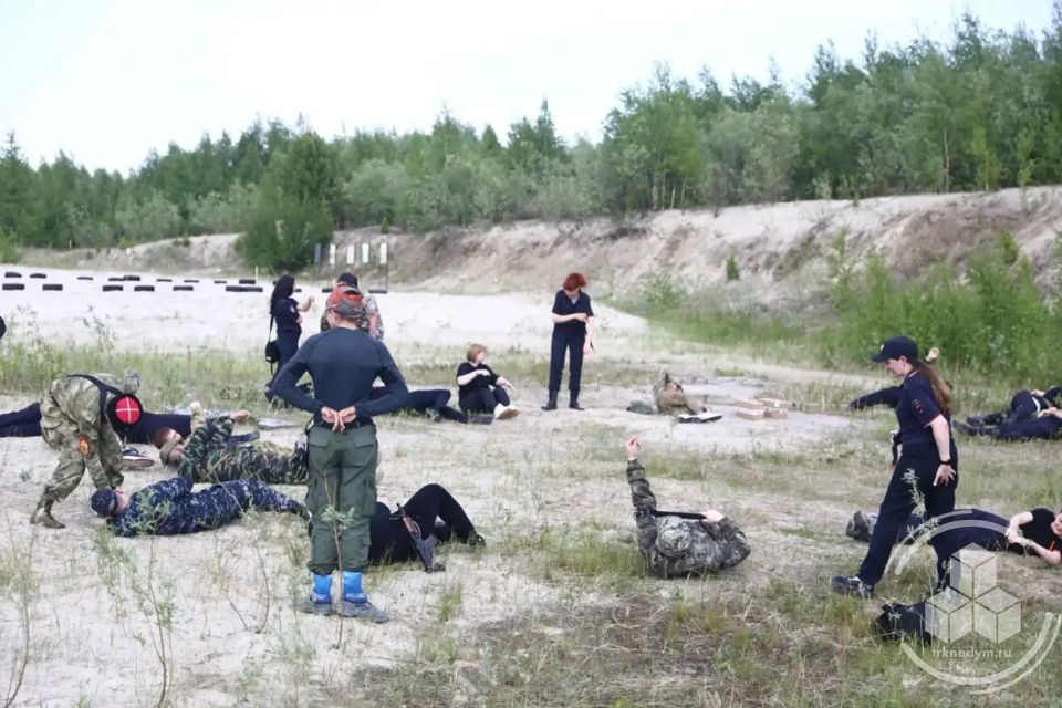 В Надымском районе стартовали военно-полевые сборы В Надымском районе стартовали военно-полевые сборы