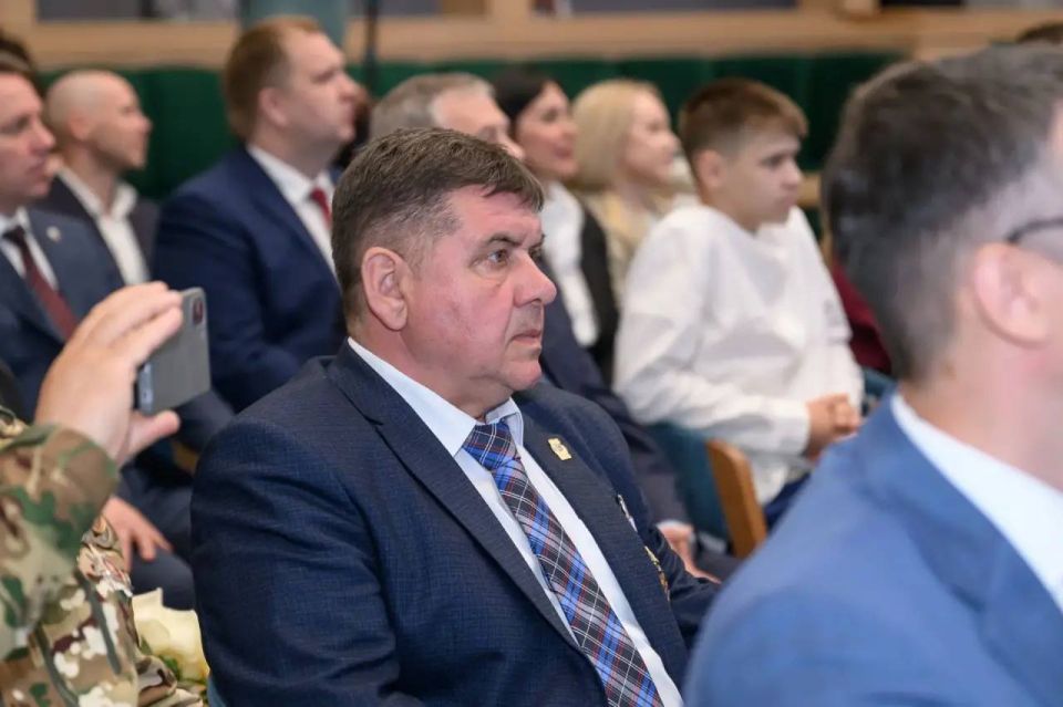 Медалью ордена «За заслуги перед Отечеством» награждён ветеран из Салехарда Медалью ордена «За заслуги перед Отечеством» награждён ветеран из Салехарда