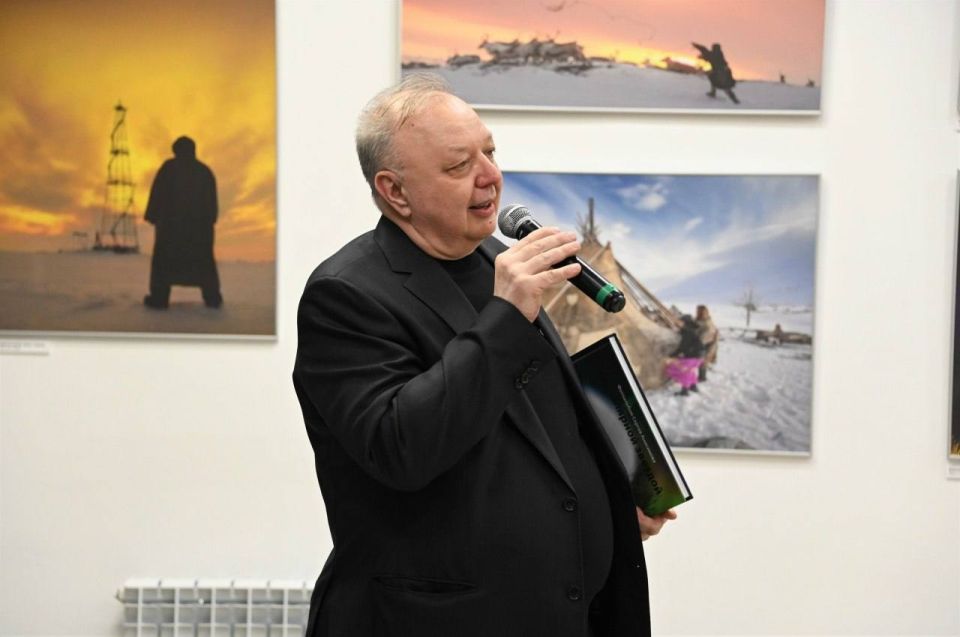 Фотохудожник из Салехарда получил благодарность Госдумы
