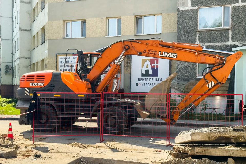 В рамках капитального ремонта начались работы на улице Зверева от кольцевой развязки до пересечения с улицей Полярной В рамках капитального ремонта начались работы на улице Зверева от кольцевой развязки до пересечения с улицей Полярной