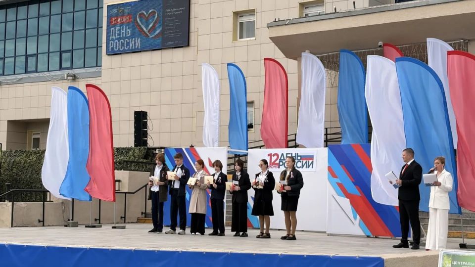 Фоторепортаж с празднования Дня России в Салехарде Фоторепортаж с празднования Дня России в Салехарде